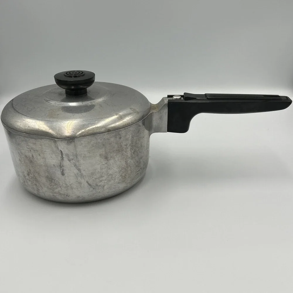 Vintage Magnalite Classic 2 Qt‎ Sauce Pan Double Spout With Lid 4682 Made In USA